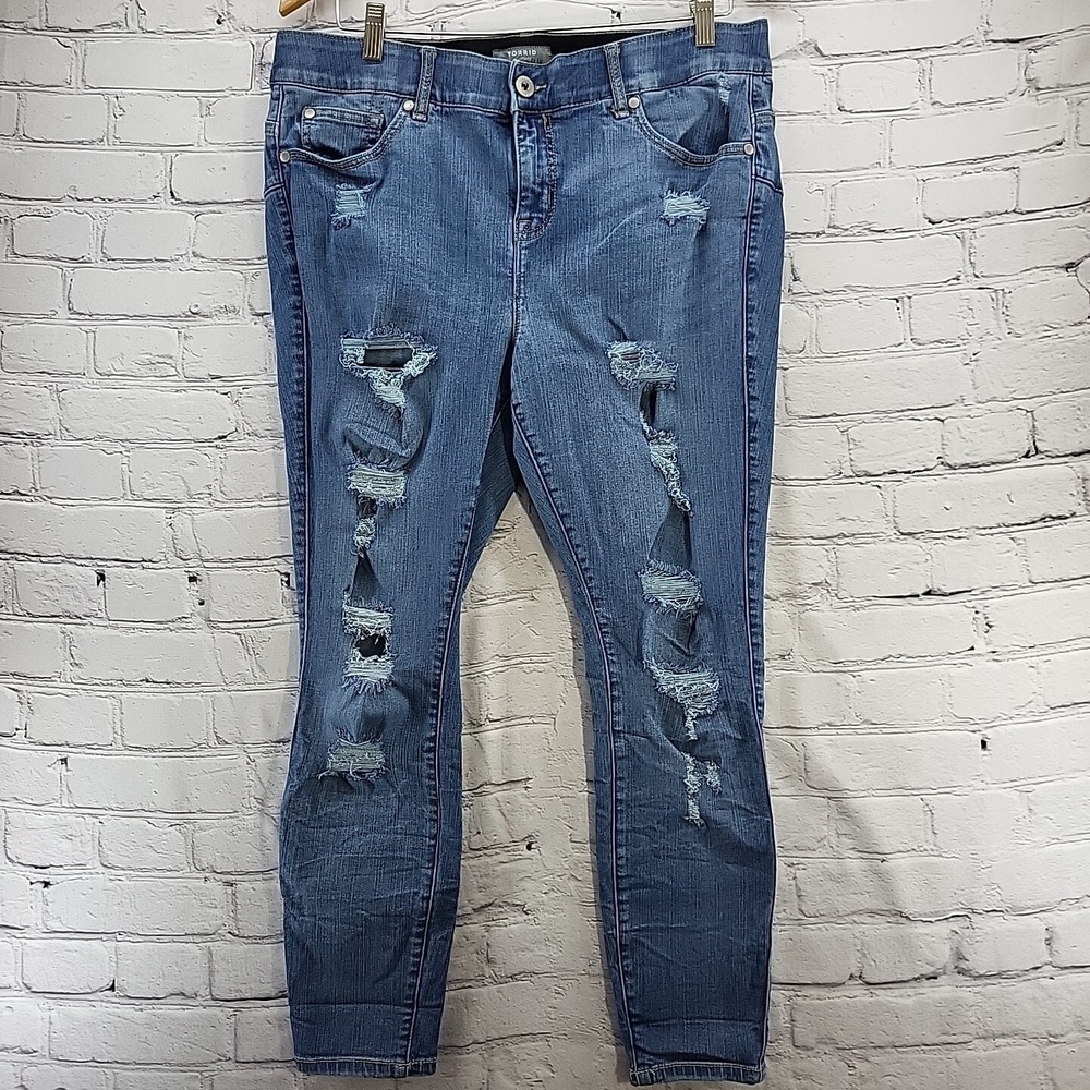 Torrid Jeans Womens Sz 16S Bombshell Skinny Distressed Destroyed
